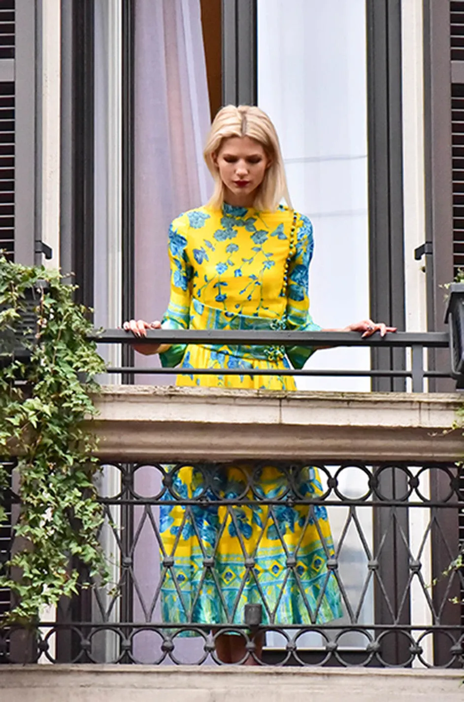 1972 Oscar de la Renta Vogue Documeted Yellow & Blue Silk Kimono Inspired Dress
