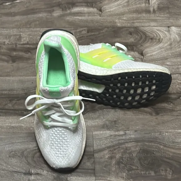 Adidas Ultra Boost 5.0 DNA Running Boys Size 6 Sneakers Shoes GZ5020