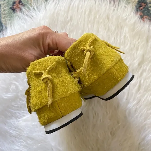 akid brand suede yellow sneaker boot kids 12 boys shoe leather moccasin