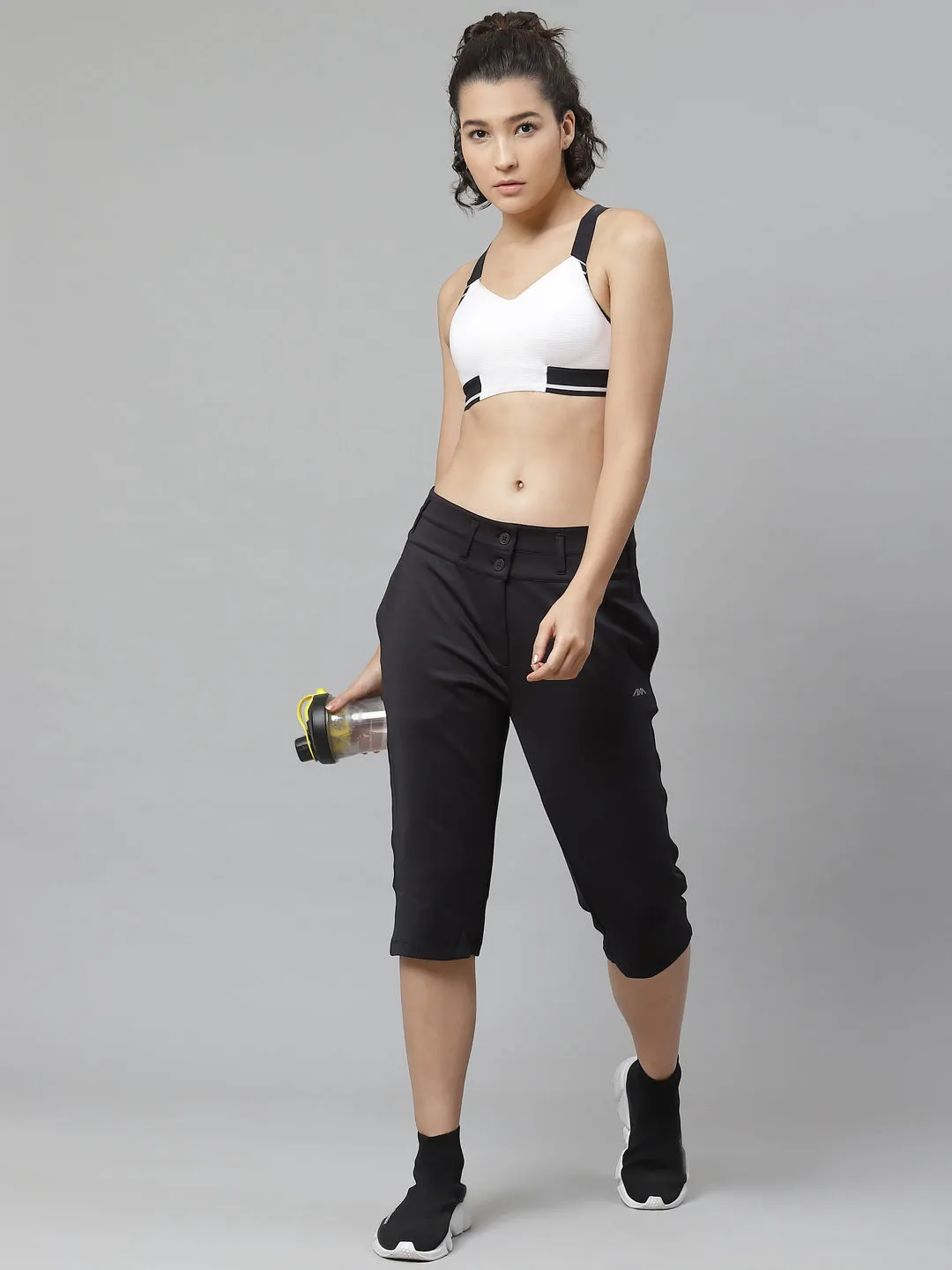 Alcis Nari Black Solid Slim Fit Drytech  Sports Capris