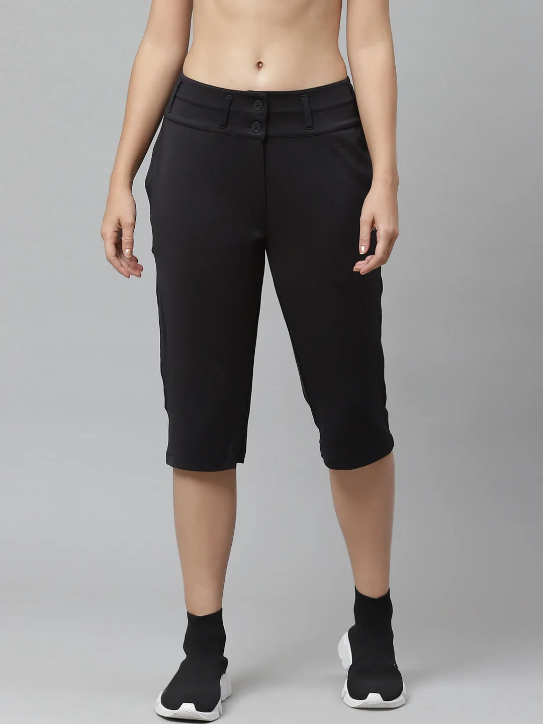 Alcis Nari Black Solid Slim Fit Drytech  Sports Capris