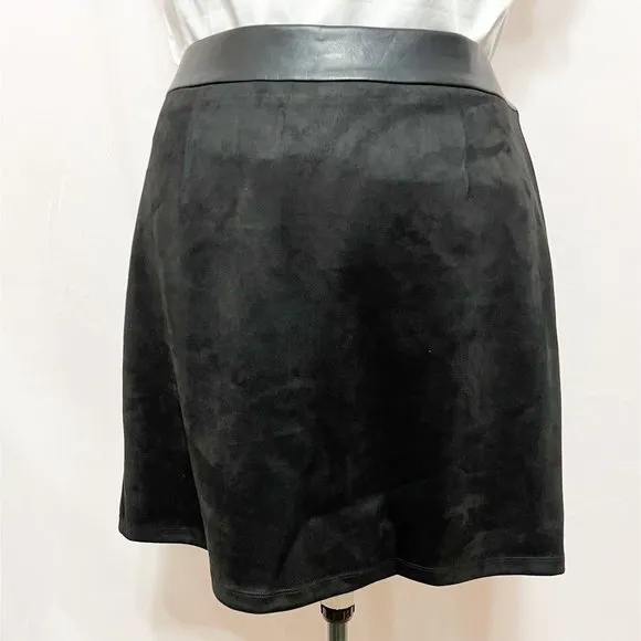 Andrew Marc NWT Sz XL Black  Faux Leather/Suede A-Line Pull On Skirt