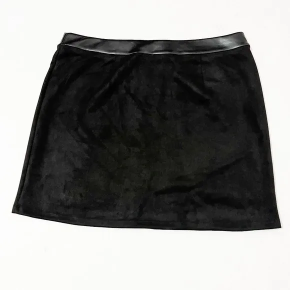 Andrew Marc NWT Sz XL Black  Faux Leather/Suede A-Line Pull On Skirt