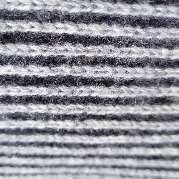C by Bloomingdales wool and cashmere blend V-Neck Sweater. Size M