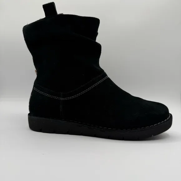 Clarks Unstructured Ashburn Women’s Short Slouch Boot Black Suede SZ 7.5 Wide