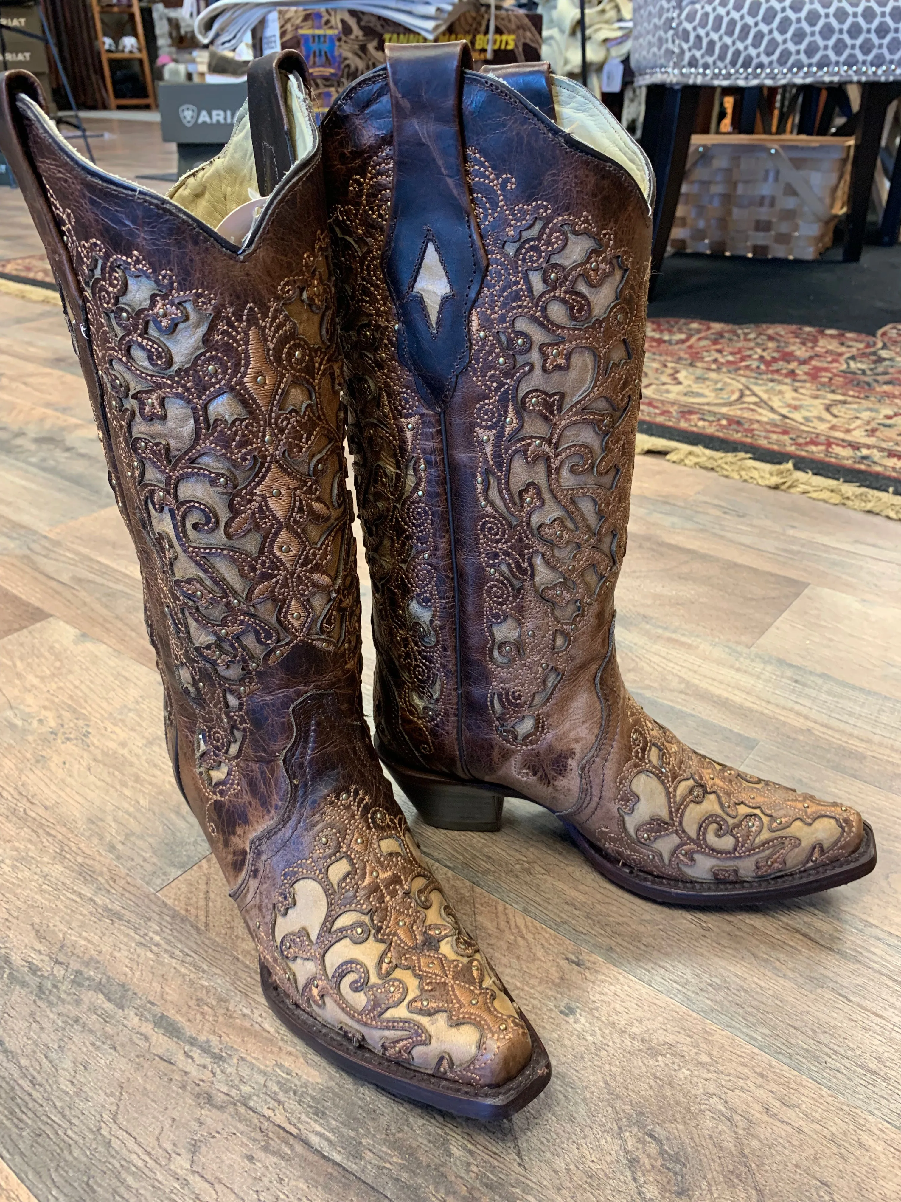 CORRAL WOMEN'S BROWN FLORAL CUTOUT CRACKLE UNDERLAY COWGIRL BOOTS - SNIP TO