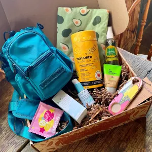 Gift Box "Tree Hugger" - hiking bag, key chain, eye cream, gummies, granola, tote bag