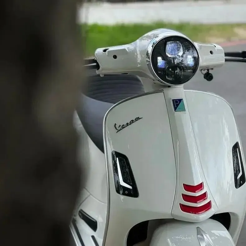 Headlight Unit ZELIONI Black Edition LED | Vespa GTS/GTS Super HPE 125-300 ('19-`22)