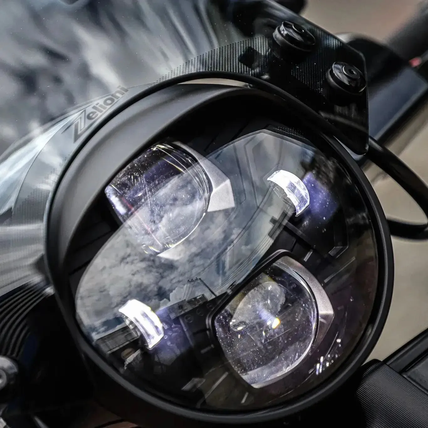 Headlight Unit ZELIONI Black Edition LED | Vespa GTS/GTS Super HPE 125-300 ('19-`22)