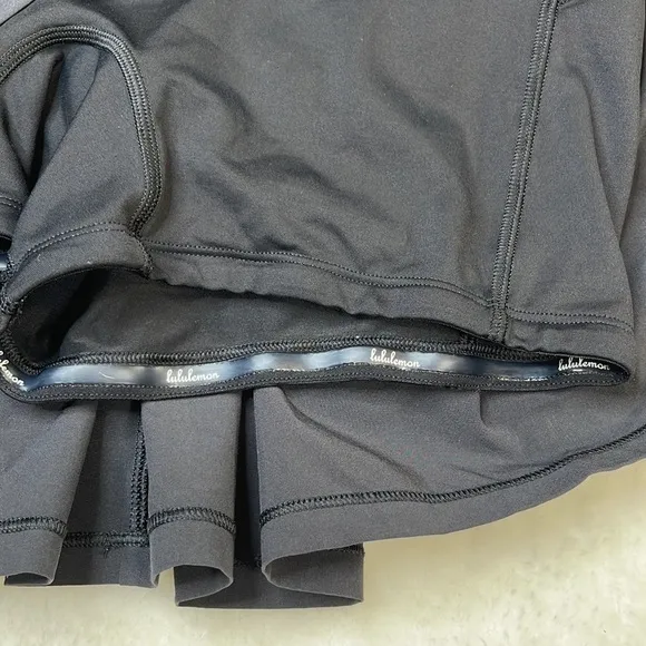 Lululemon Circuit Breaker Skirt II (Tall) Black Size 8T