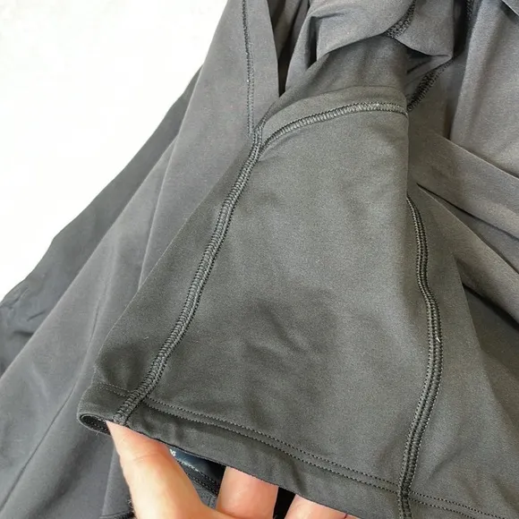 Lululemon Circuit Breaker Skirt II (Tall) Black Size 8T