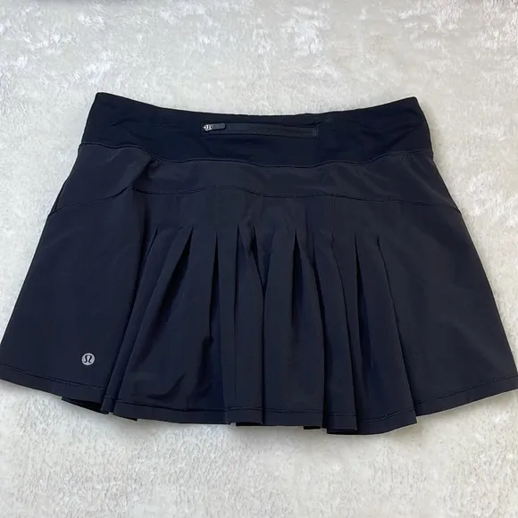 Lululemon Circuit Breaker Skirt II (Tall) Black Size 8T