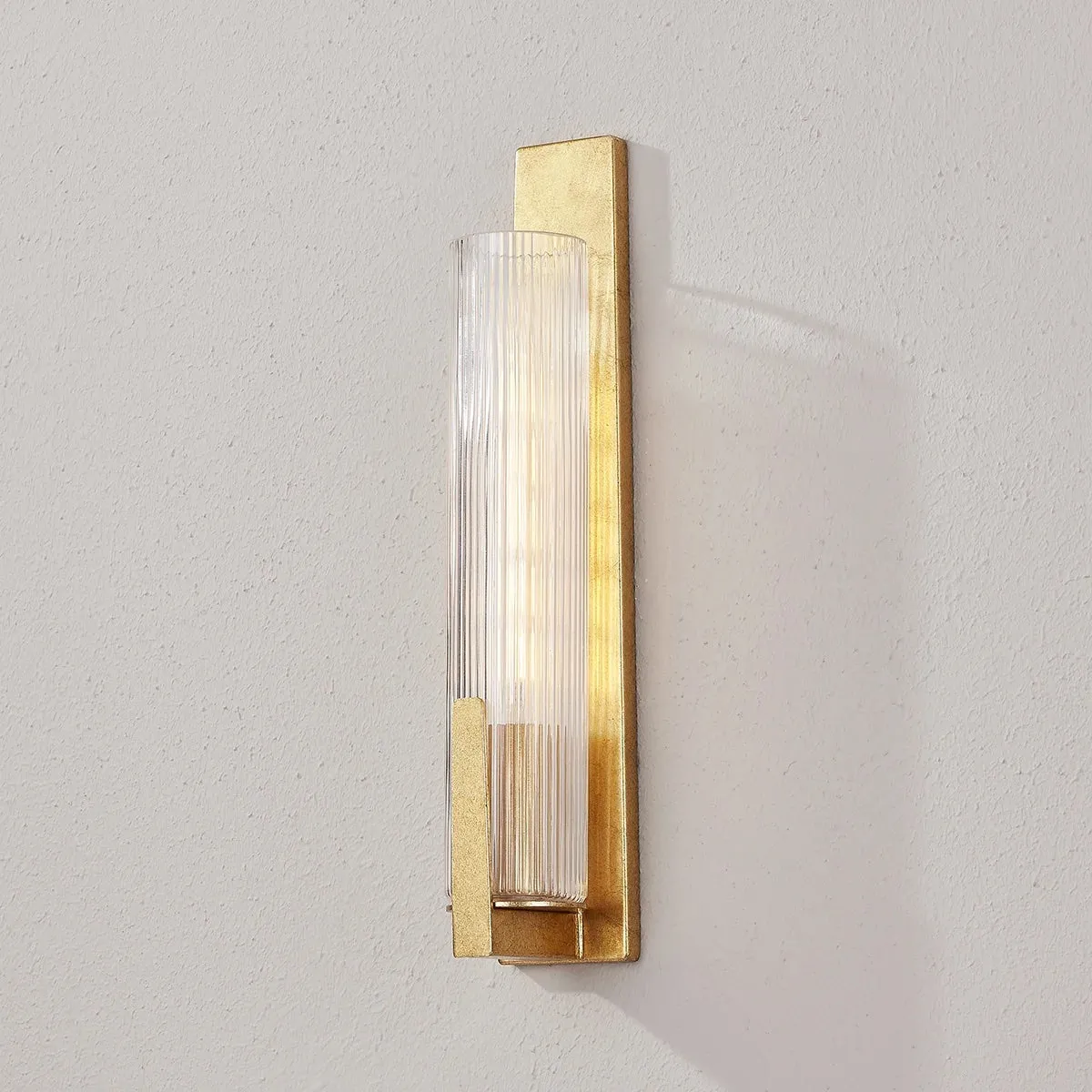 Malakai Sconce
