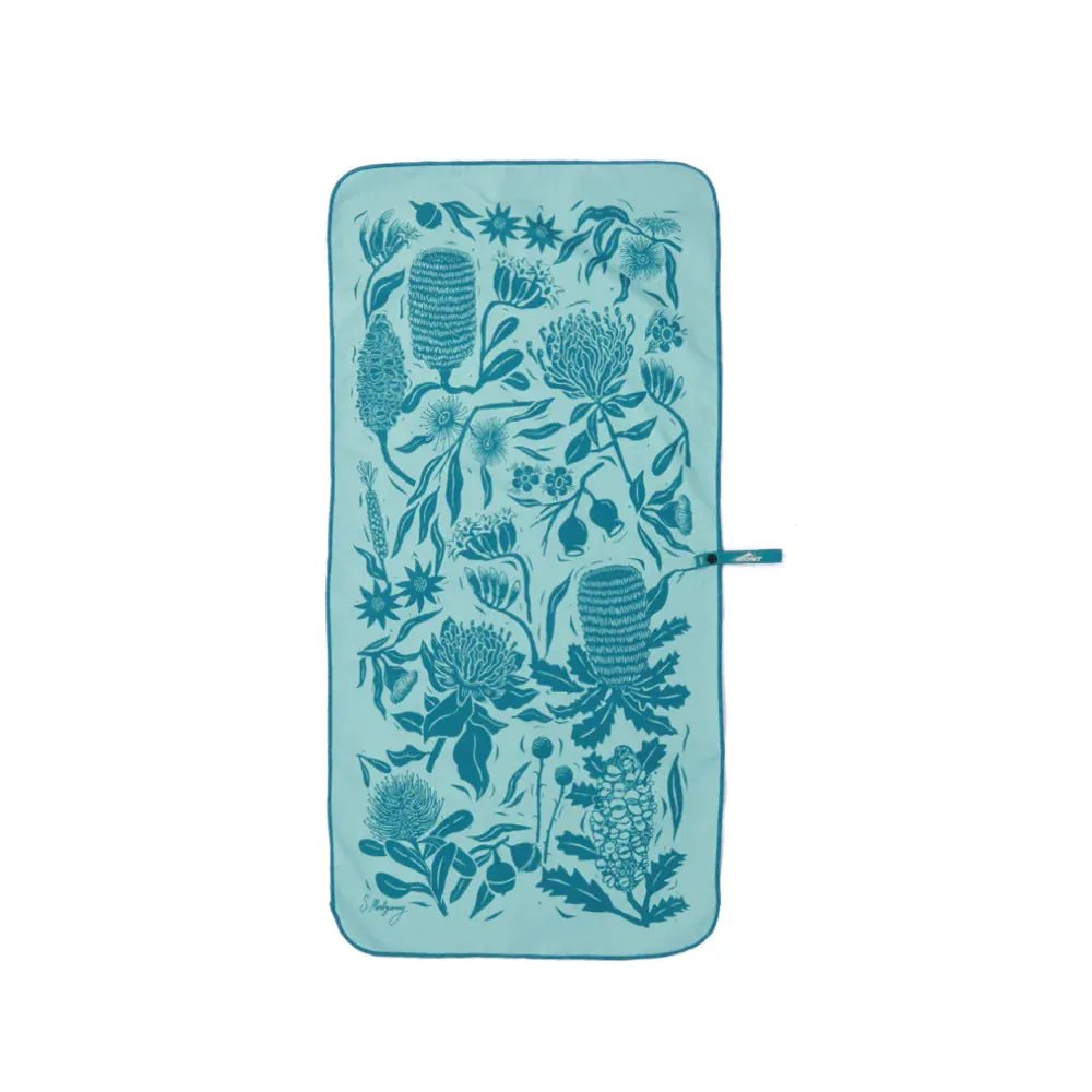 Mont Flora Microfibre Travel Towel - Medium
