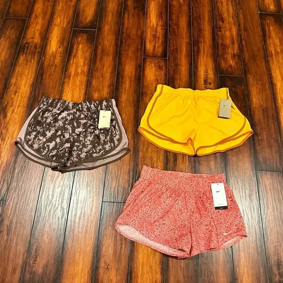 NEW bundle 3 Women’s Nike Dri fit tempo running lined shorts size medium M