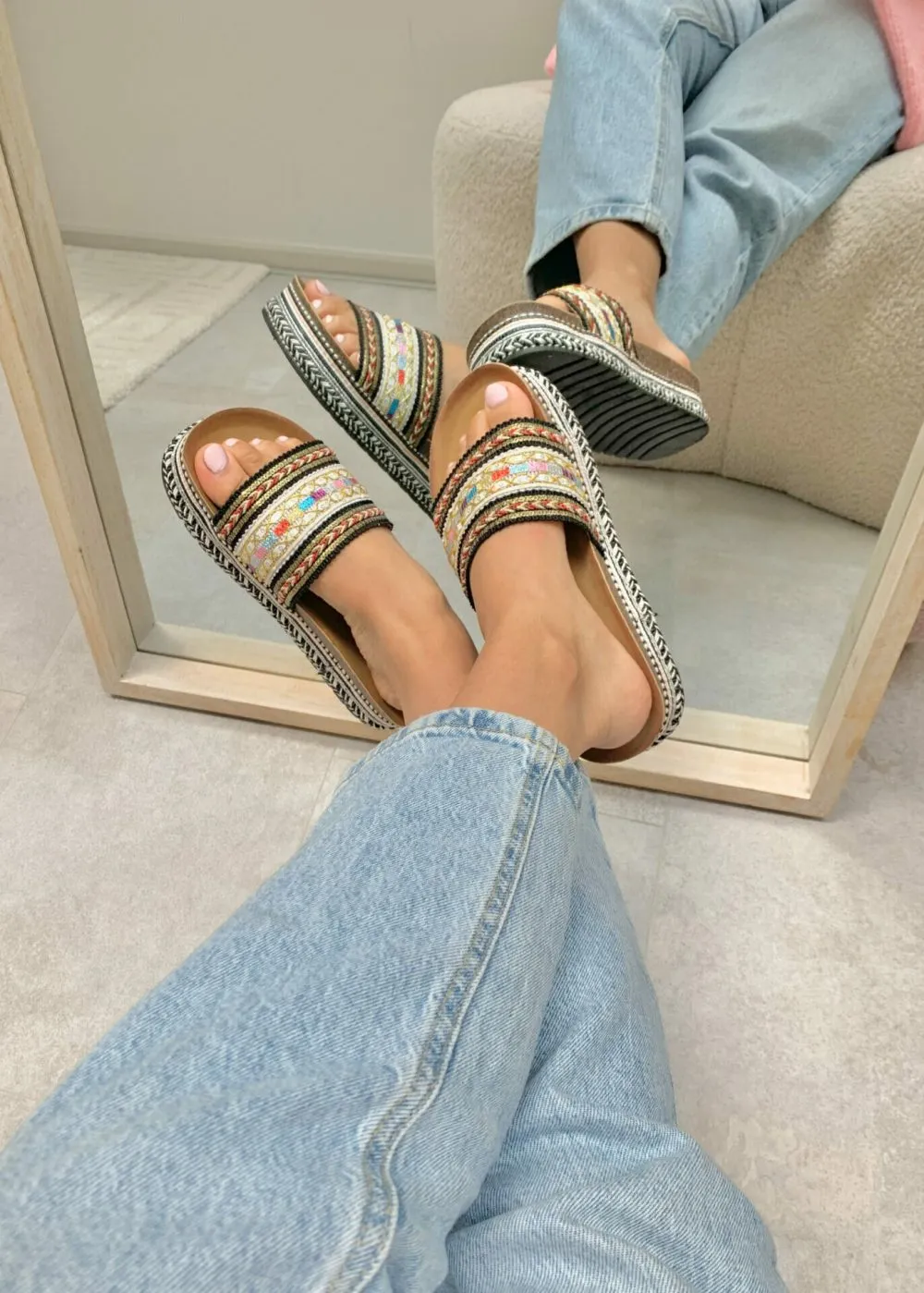 Shana™ | Elegant Black Slippers