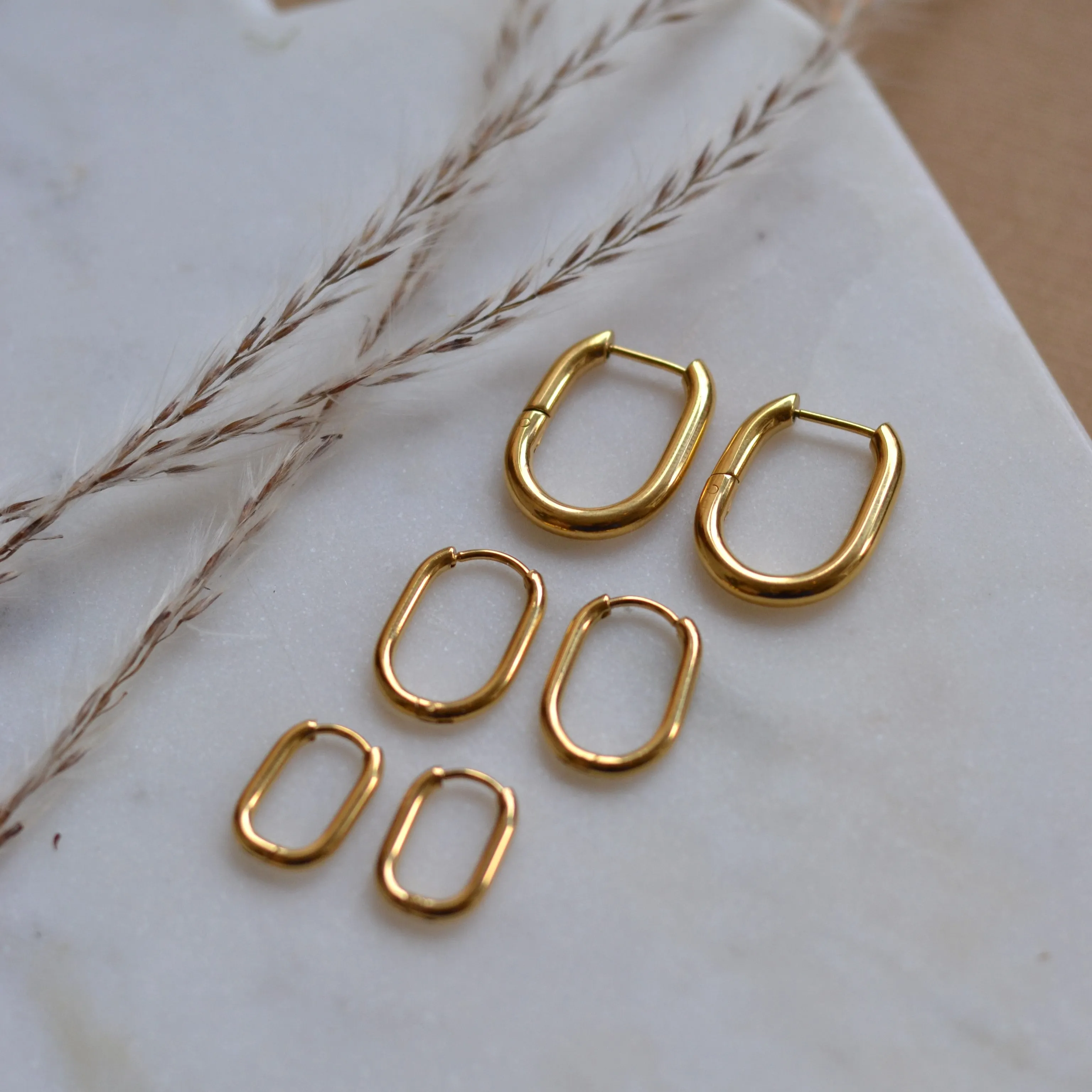 UBNY Collection | Oval Huggie Hoop, 15mm