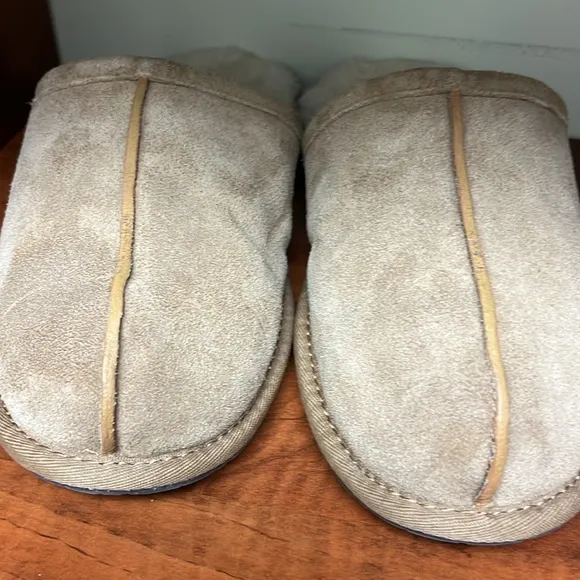 UGG, scuff style,  slip on slipper, size 10, brown
