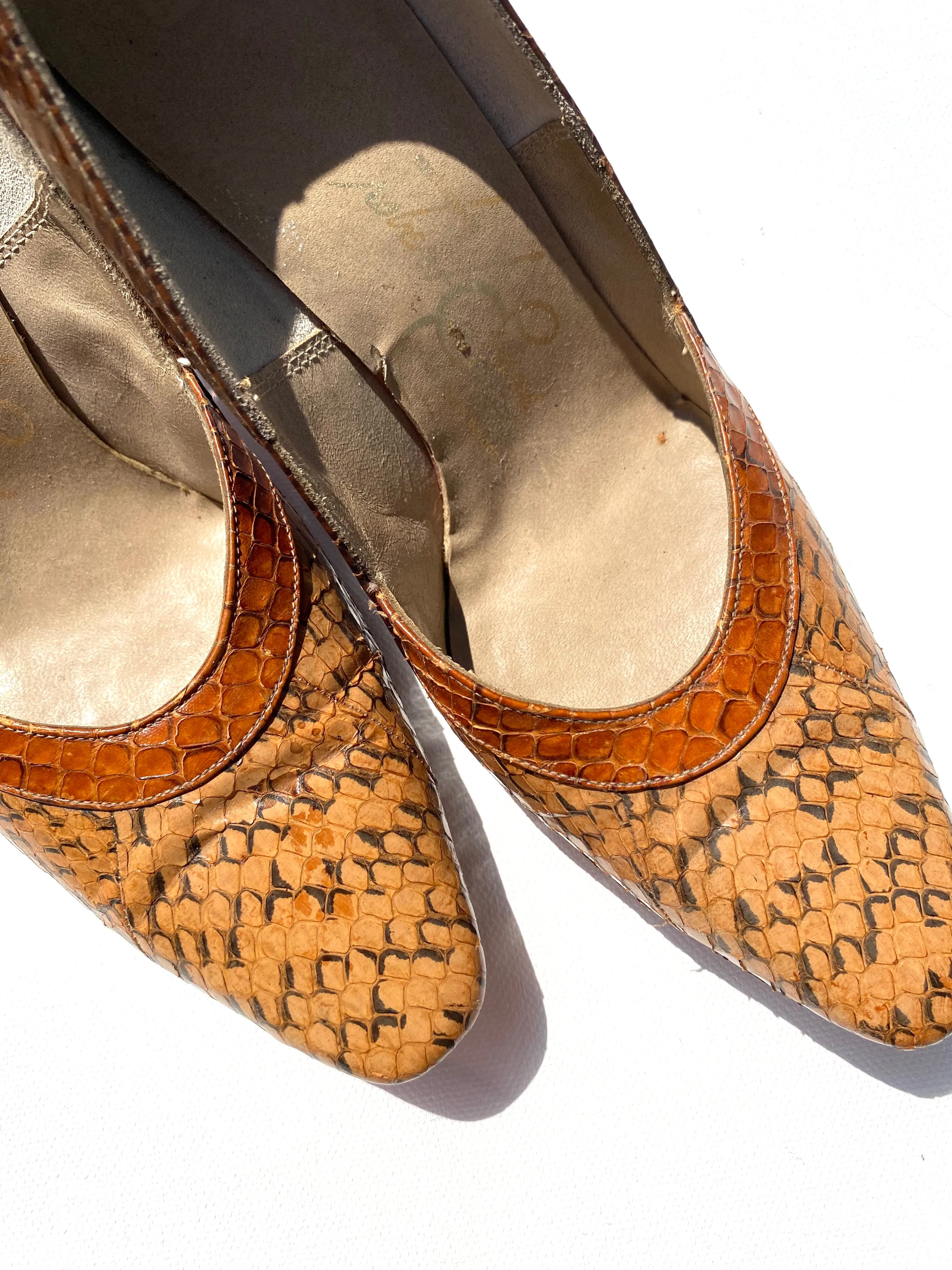 VINTAGE: Pumps - Brown Snakeskin