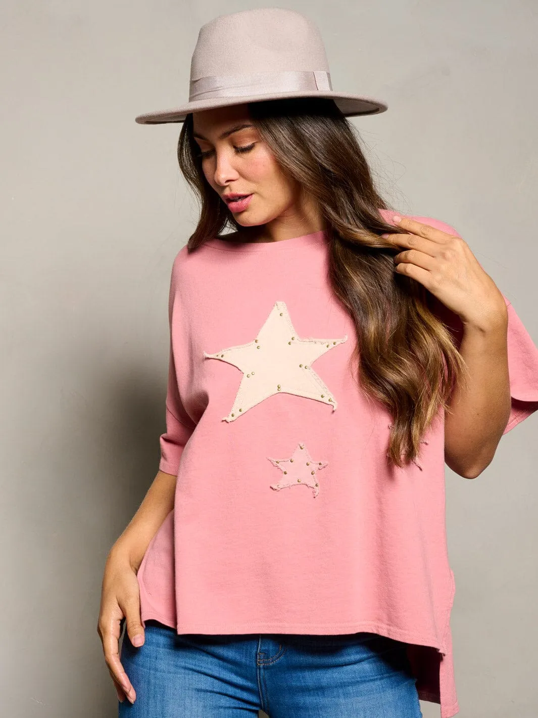 WOMEN'S SHORT SLEEVE STARS DESIGN HIGH-LOW TOP